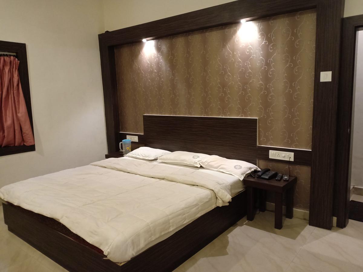 Oyo 11395 Hotel Ritz Heritage Lonavala Exteriér fotografie